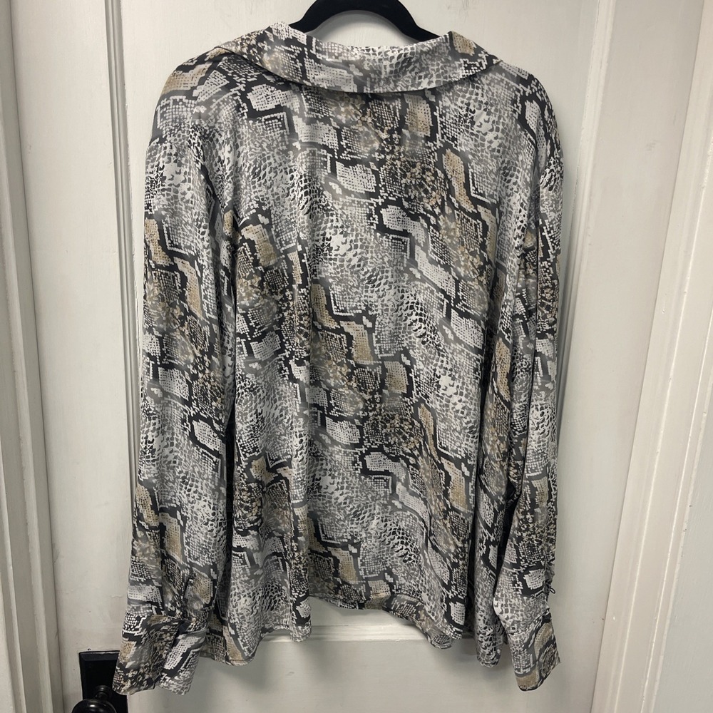 Worthington Gray and Beige Patterned Blouse 3X Lightweight - Picture 10 of 12